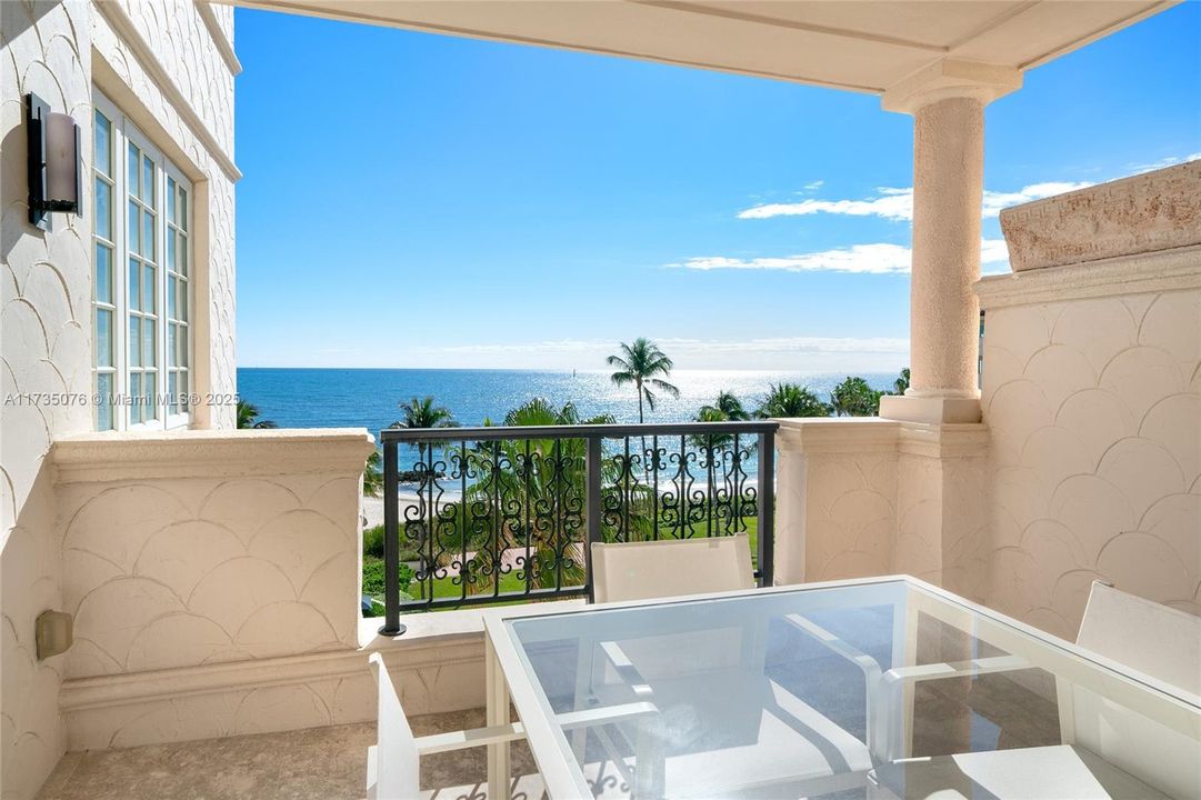 Activo con contrato: $13,900,000 (3 camas, 3 baños, 4590 Pies cuadrados)