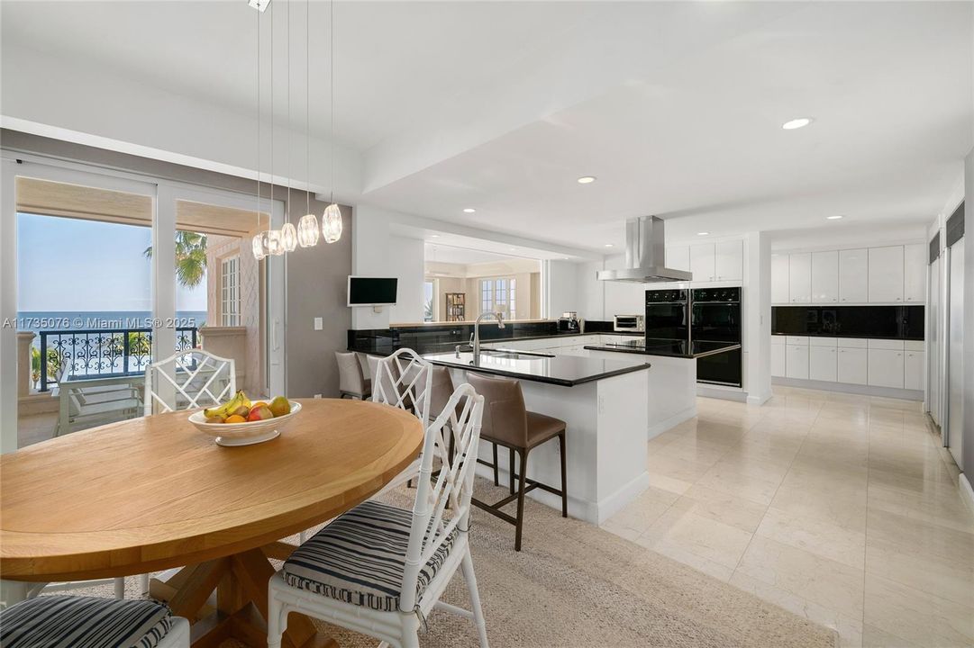 Activo con contrato: $13,900,000 (3 camas, 3 baños, 4590 Pies cuadrados)