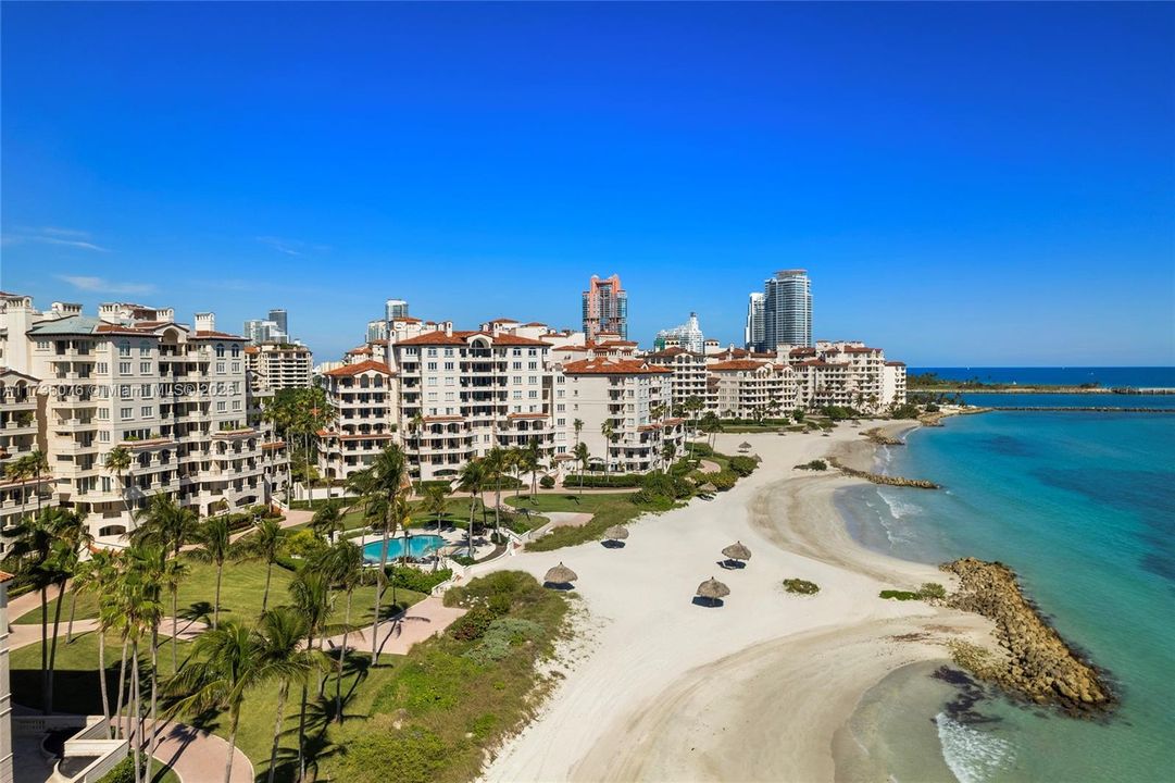 Activo con contrato: $13,900,000 (3 camas, 3 baños, 4590 Pies cuadrados)