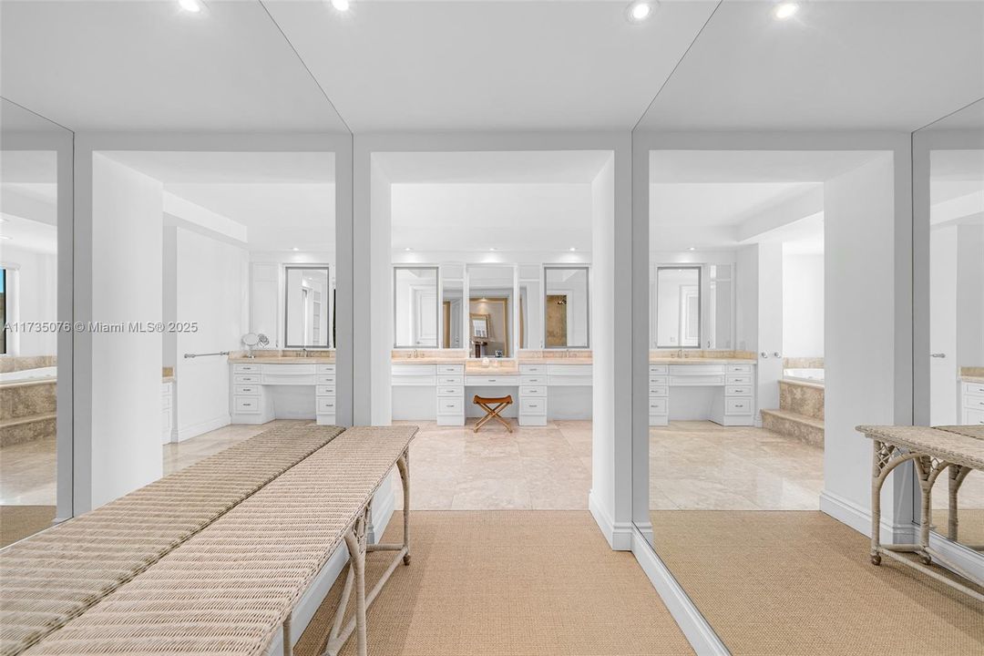 Activo con contrato: $13,900,000 (3 camas, 3 baños, 4590 Pies cuadrados)