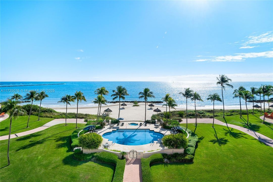 Activo con contrato: $13,900,000 (3 camas, 3 baños, 4590 Pies cuadrados)