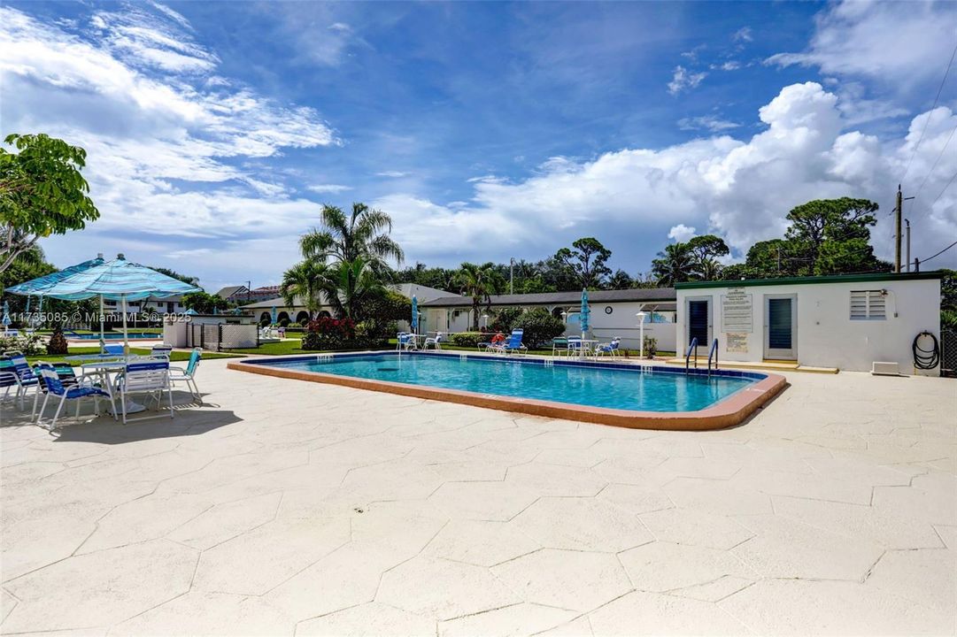 Недавно продано: $270,000 (2 спален, 2 ванн, 886 Квадратных фут)