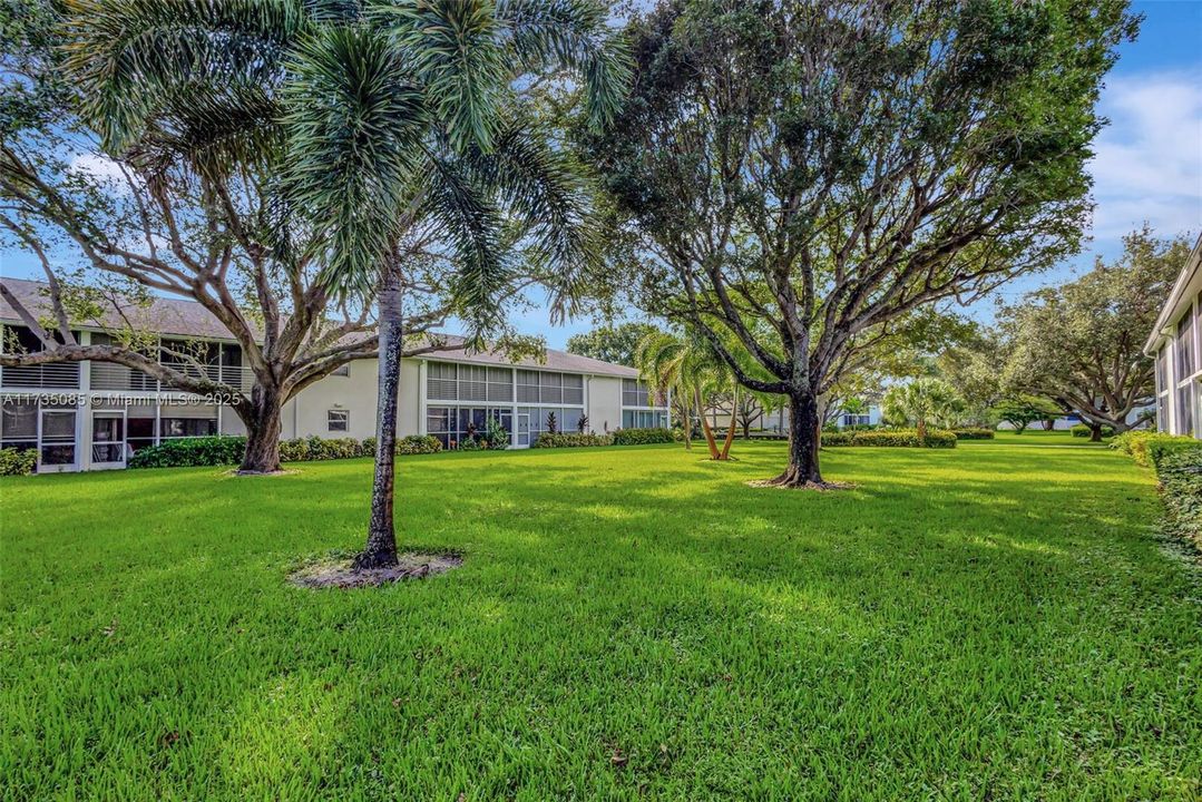 Недавно продано: $270,000 (2 спален, 2 ванн, 886 Квадратных фут)