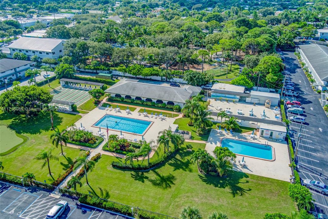 Недавно продано: $270,000 (2 спален, 2 ванн, 886 Квадратных фут)