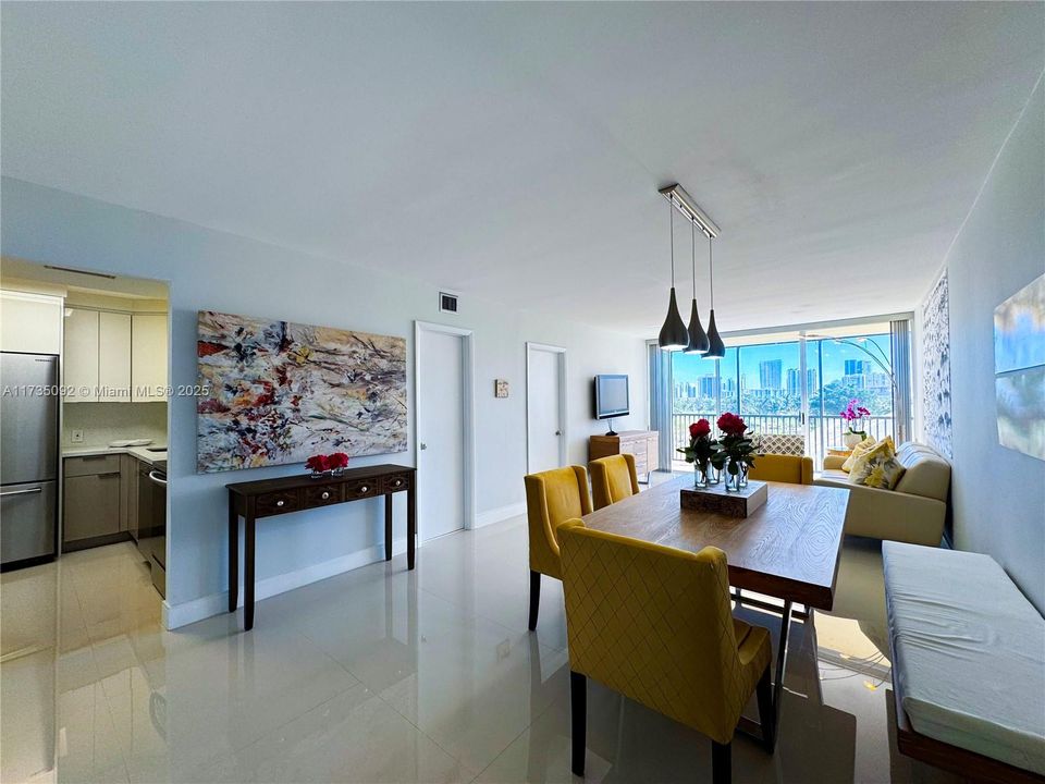 待售: $379,000 (2 贝兹, 2 浴室, 1157 平方英尺)