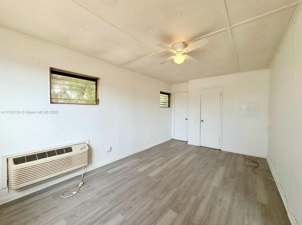 最近租的: $950 (1 贝兹, 1 浴室, 484 平方英尺)