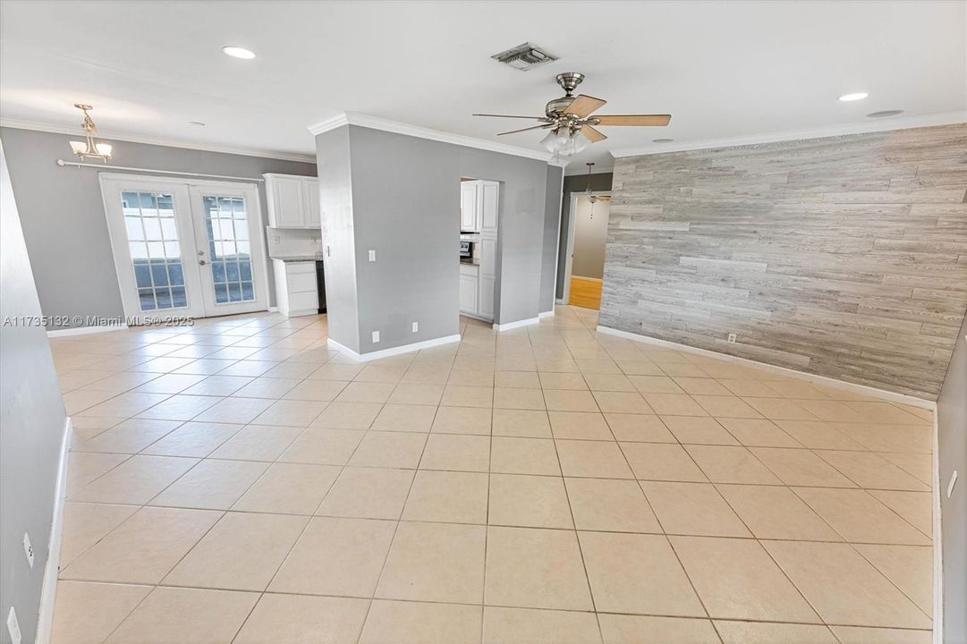 最近售出: $420,000 (2 贝兹, 2 浴室, 1160 平方英尺)