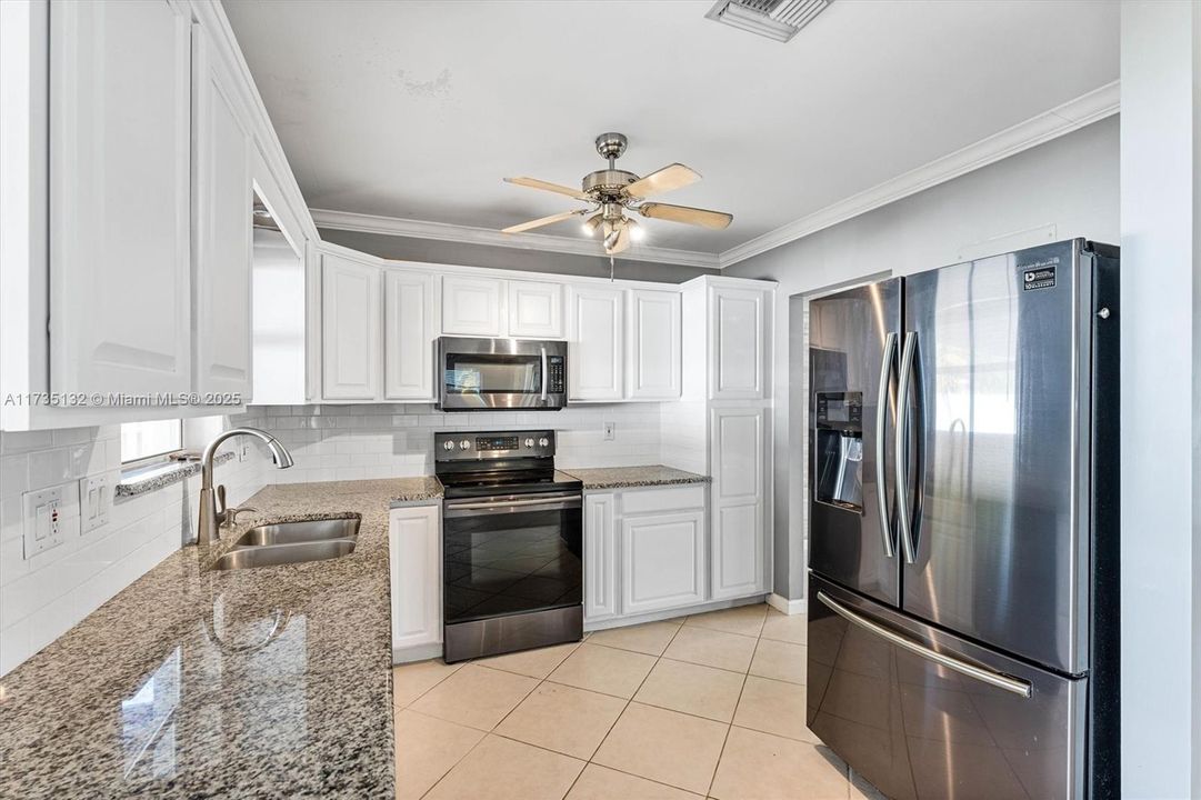 最近售出: $420,000 (2 贝兹, 2 浴室, 1160 平方英尺)