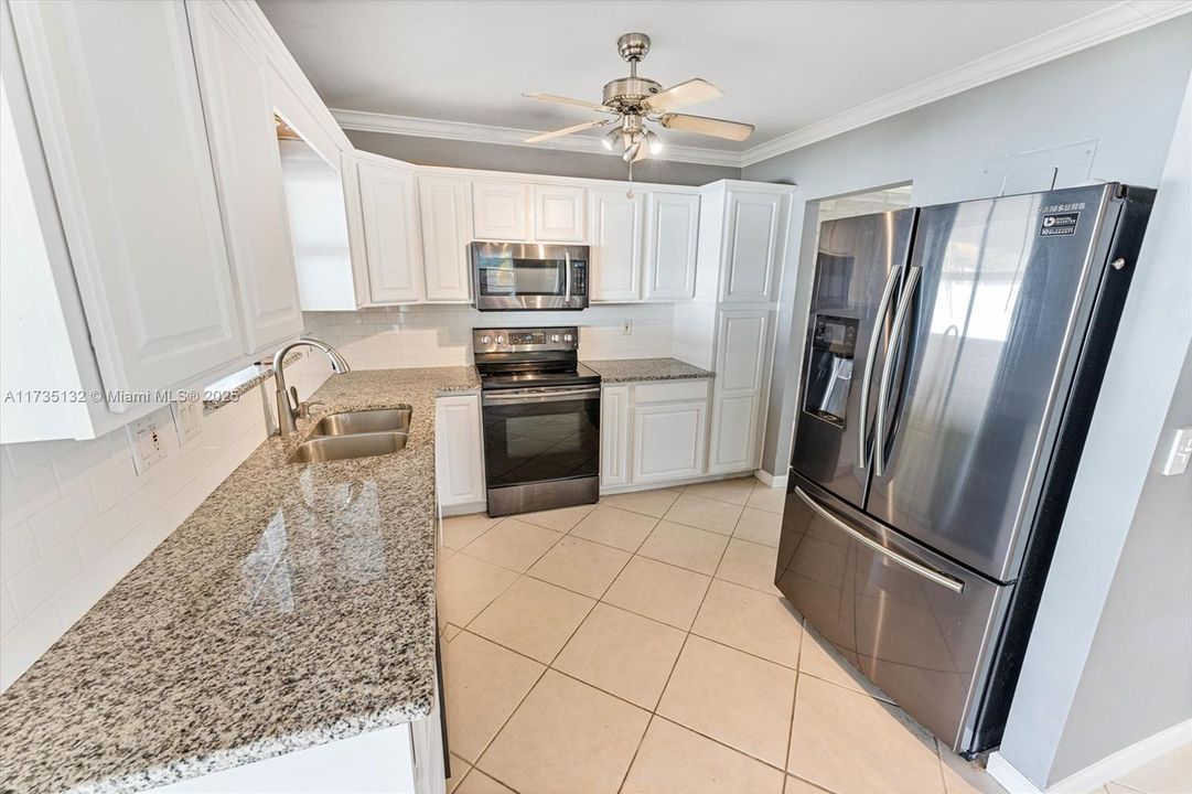 最近售出: $420,000 (2 贝兹, 2 浴室, 1160 平方英尺)