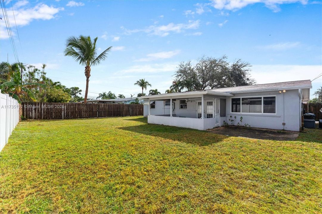 最近售出: $420,000 (2 贝兹, 2 浴室, 1160 平方英尺)