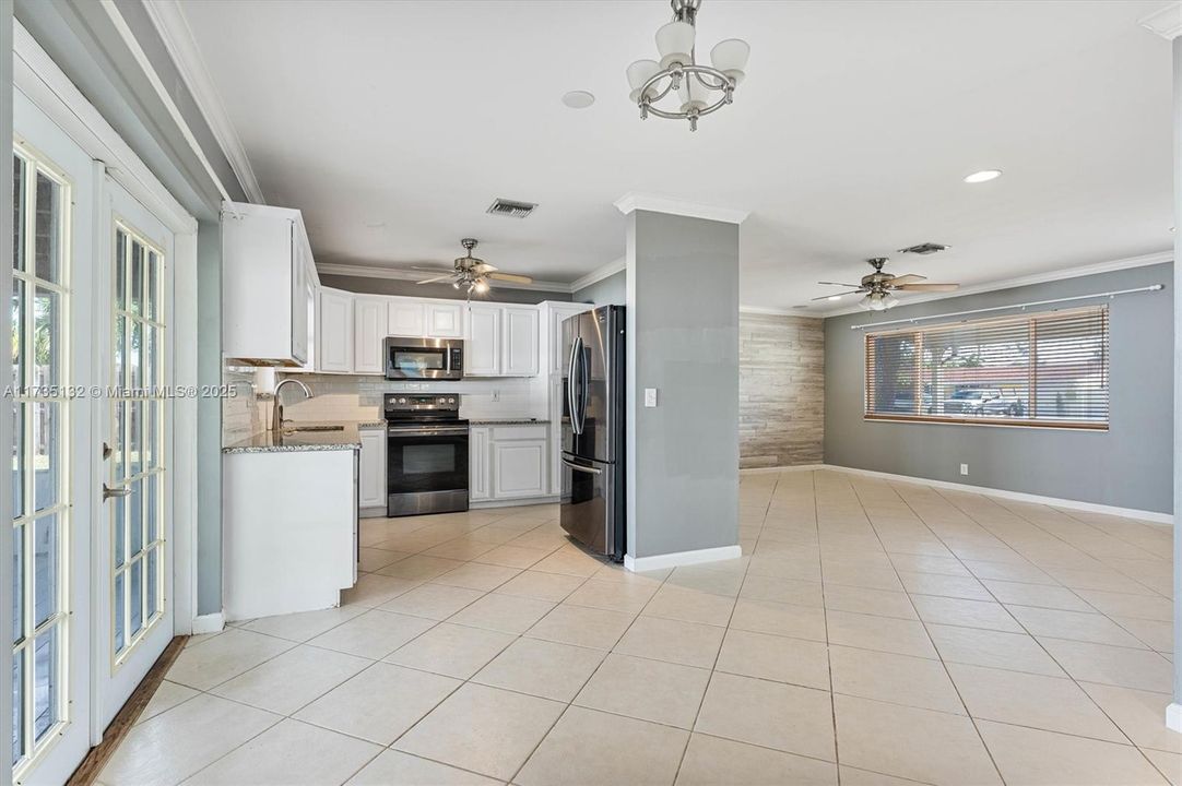 最近售出: $420,000 (2 贝兹, 2 浴室, 1160 平方英尺)