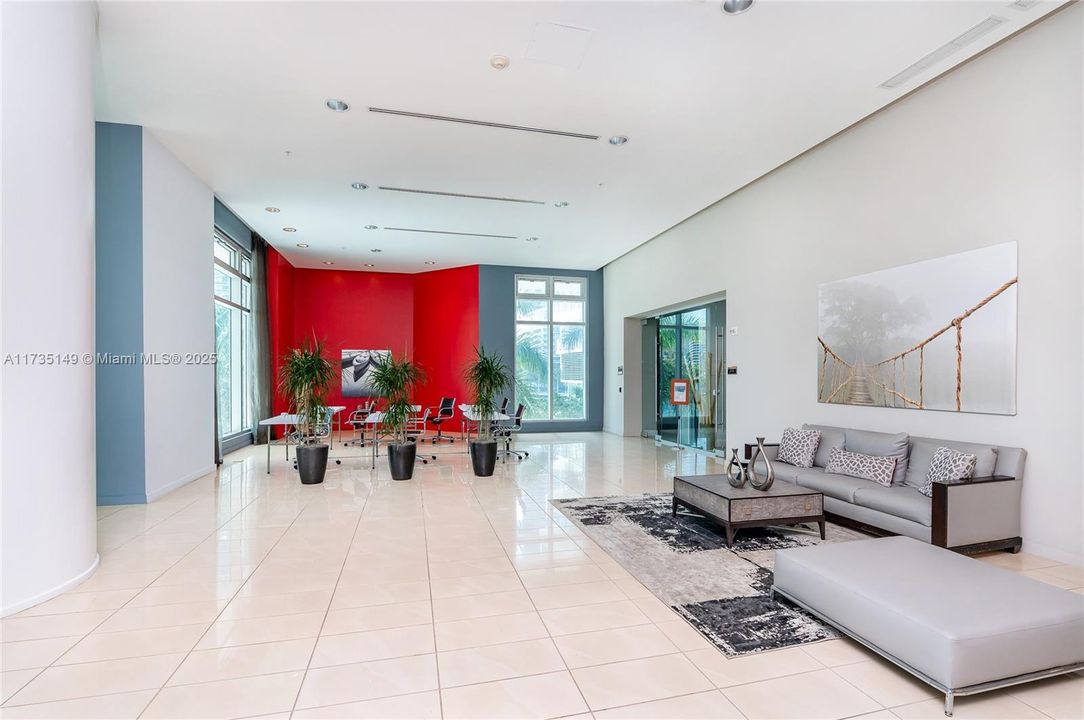 For Sale: $415,000 (1 beds, 1 baths, 733 Square Feet)