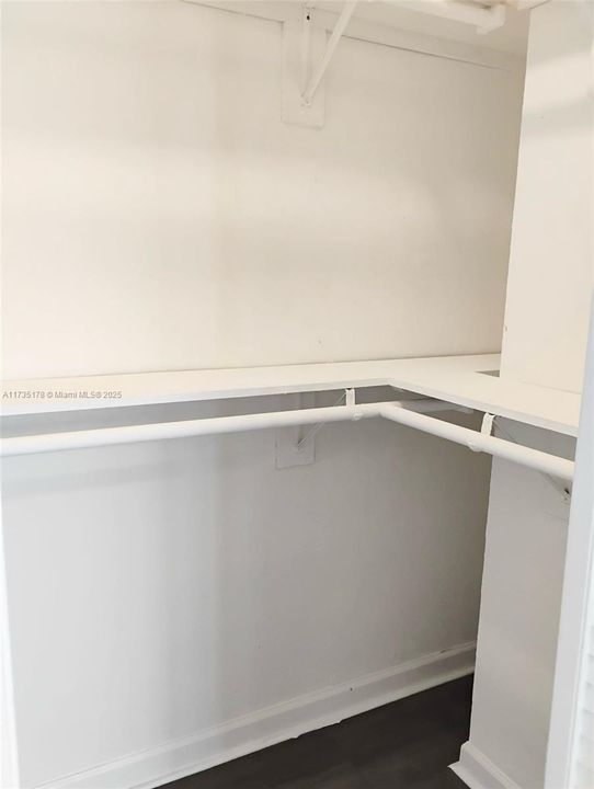 待售: $224,000 (1 贝兹, 1 浴室, 428 平方英尺)