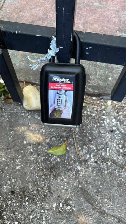 待售: $224,000 (1 贝兹, 1 浴室, 428 平方英尺)