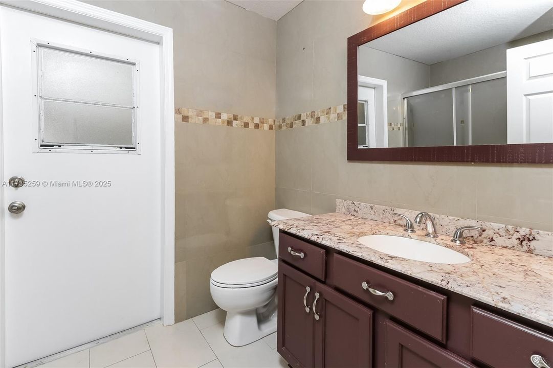 Recently Rented: $2,910 (5 beds, 3 baths, 2722 Square Feet)