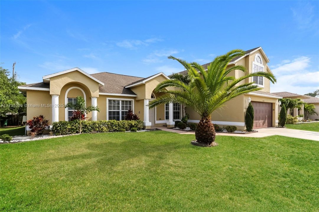 Recently Rented: $2,910 (5 beds, 3 baths, 2722 Square Feet)