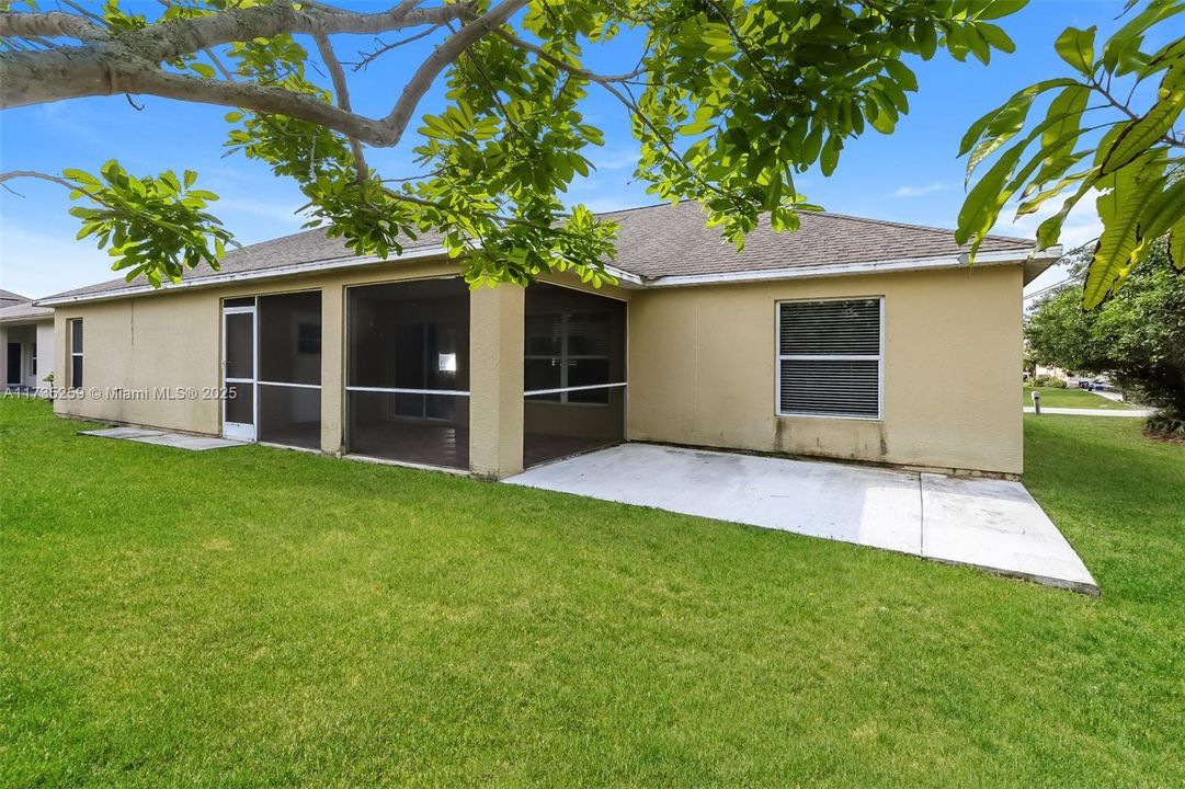 Recently Rented: $2,910 (5 beds, 3 baths, 2722 Square Feet)