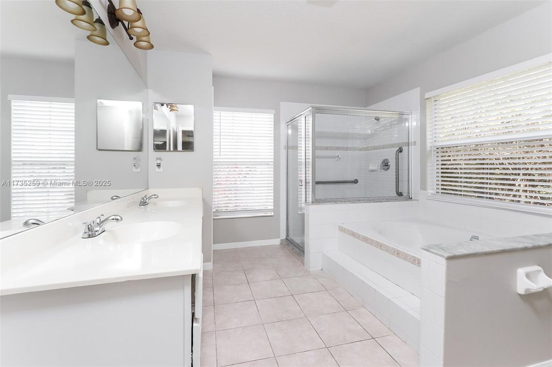 Recently Rented: $2,910 (5 beds, 3 baths, 2722 Square Feet)