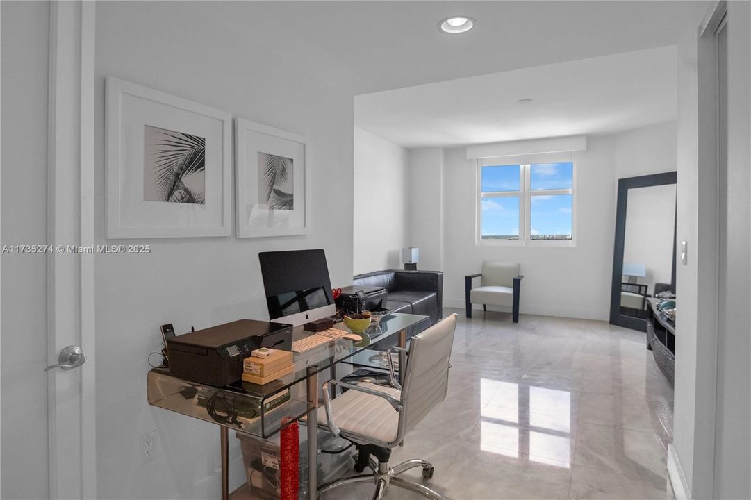 最近售出: $2,048,000 (4 贝兹, 4 浴室, 3464 平方英尺)