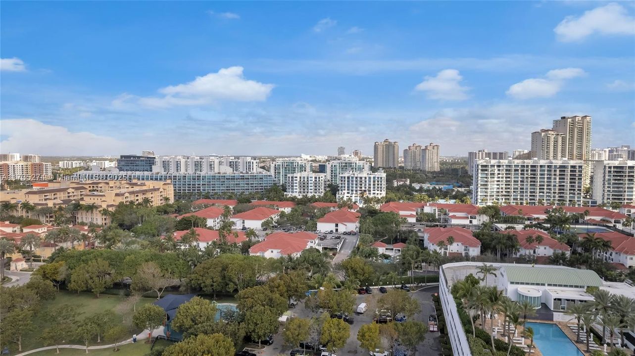 最近售出: $2,048,000 (4 贝兹, 4 浴室, 3464 平方英尺)