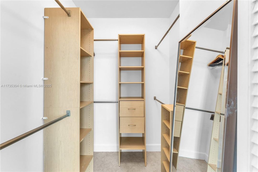 Vendido Recientemente: $670,000 (2 camas, 2 baños, 1059 Pies cuadrados)