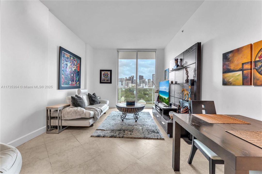 Vendido Recientemente: $670,000 (2 camas, 2 baños, 1059 Pies cuadrados)