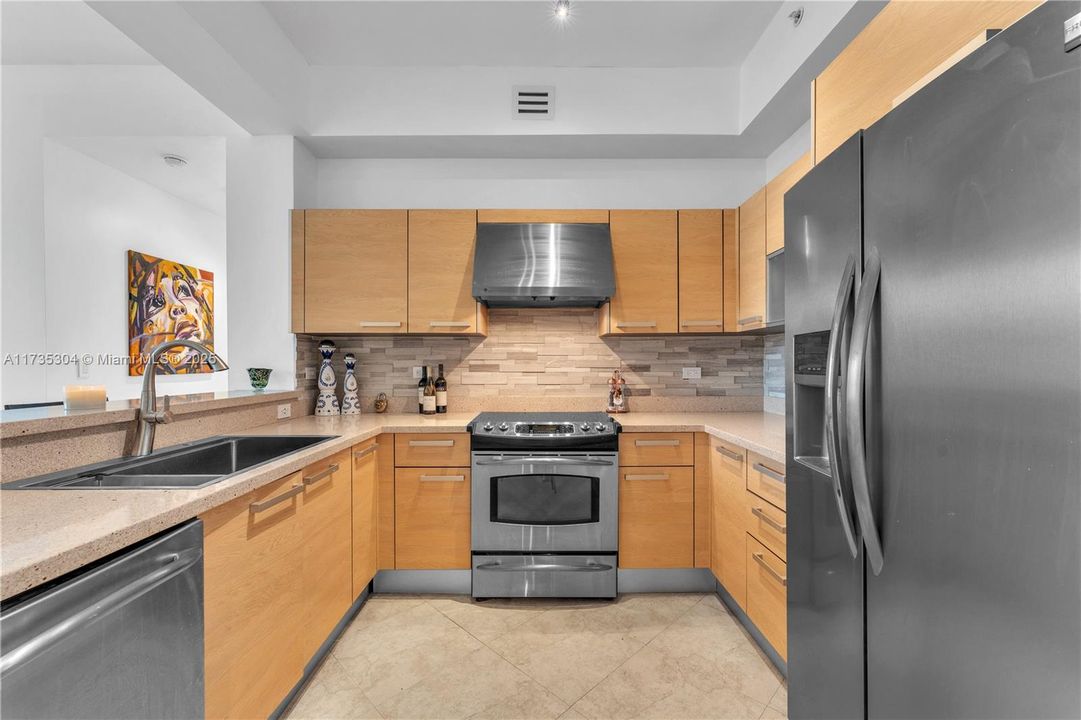 Vendido Recientemente: $670,000 (2 camas, 2 baños, 1059 Pies cuadrados)