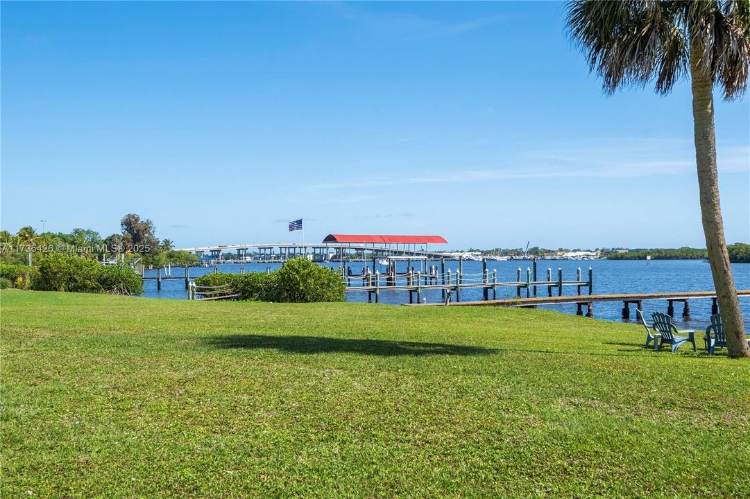 Recently Rented: $3,250 (2 beds, 2 baths, 1363 Square Feet)