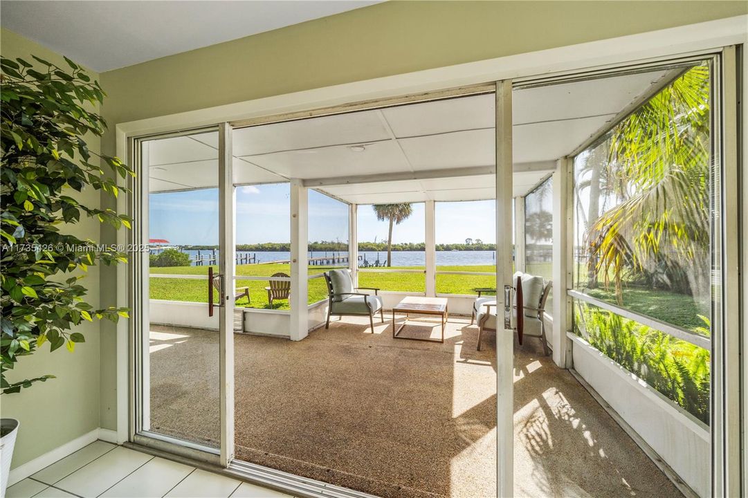 Recently Rented: $3,250 (2 beds, 2 baths, 1363 Square Feet)