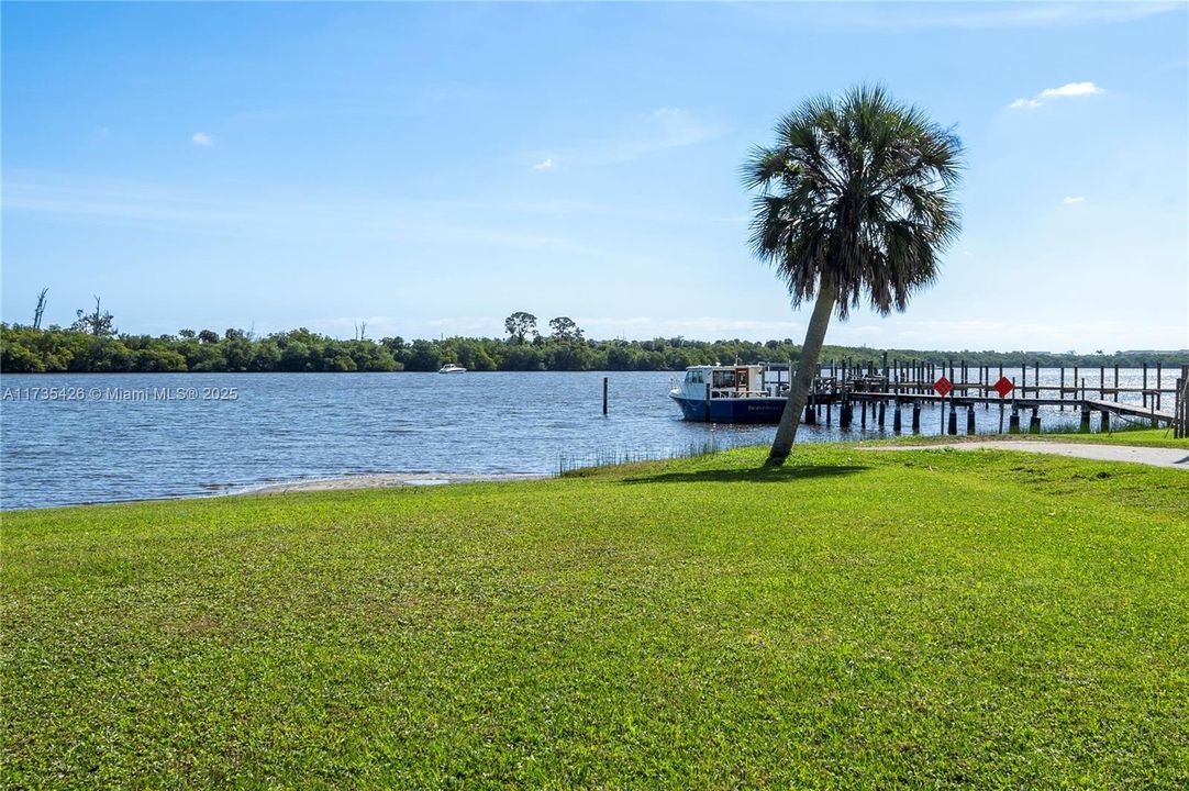 Recently Rented: $3,250 (2 beds, 2 baths, 1363 Square Feet)