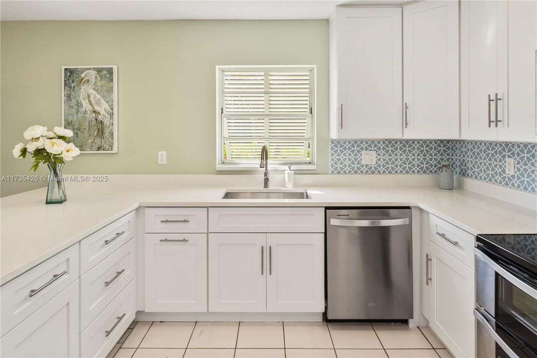 Recently Rented: $3,250 (2 beds, 2 baths, 1363 Square Feet)