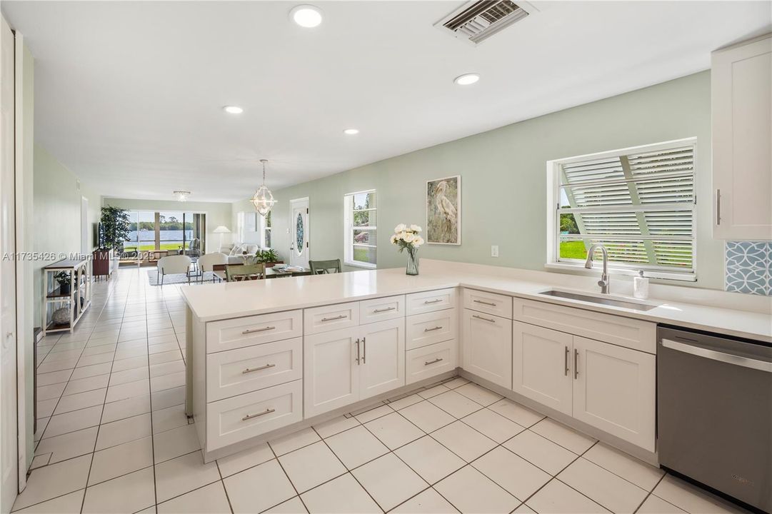 Recently Rented: $3,250 (2 beds, 2 baths, 1363 Square Feet)