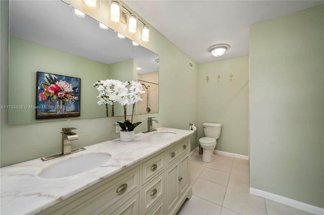 Recently Rented: $3,250 (2 beds, 2 baths, 1363 Square Feet)