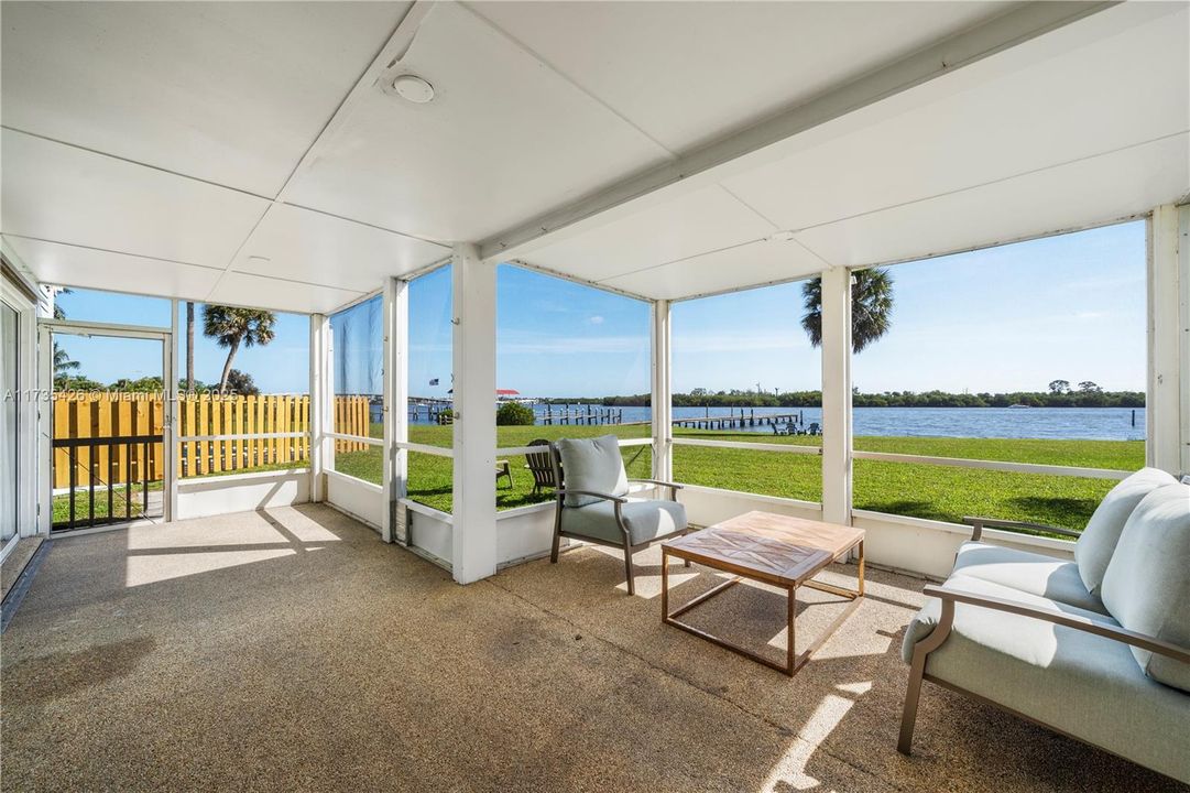 Recently Rented: $3,250 (2 beds, 2 baths, 1363 Square Feet)