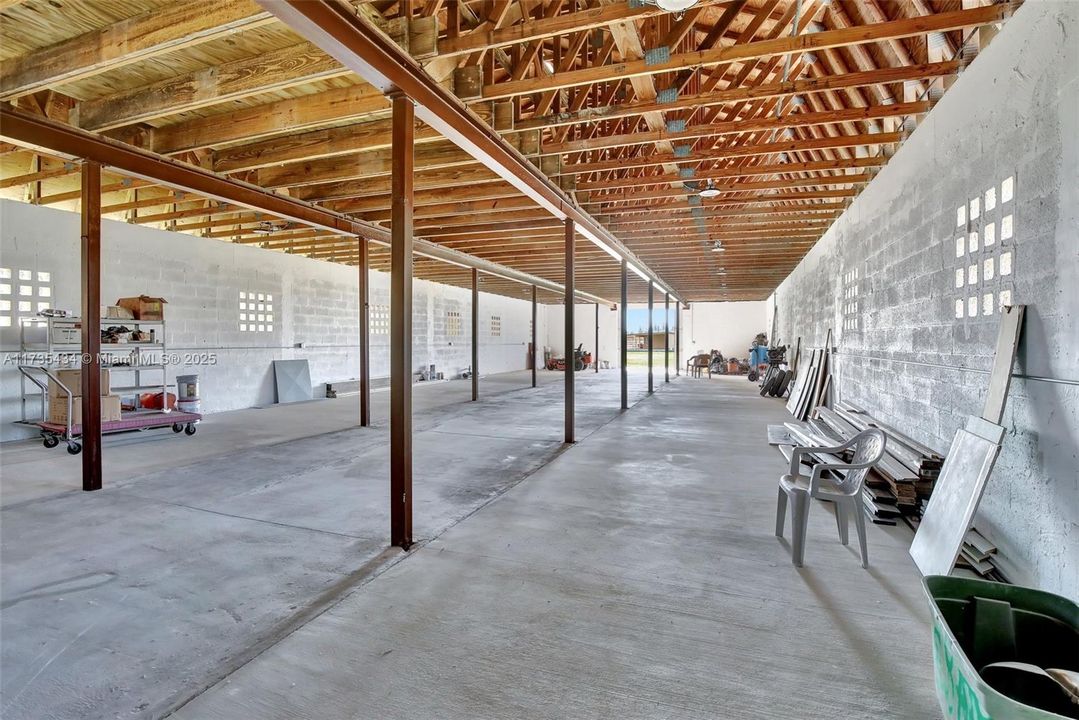 En Venta: $6,900,000 (6.89 acres)