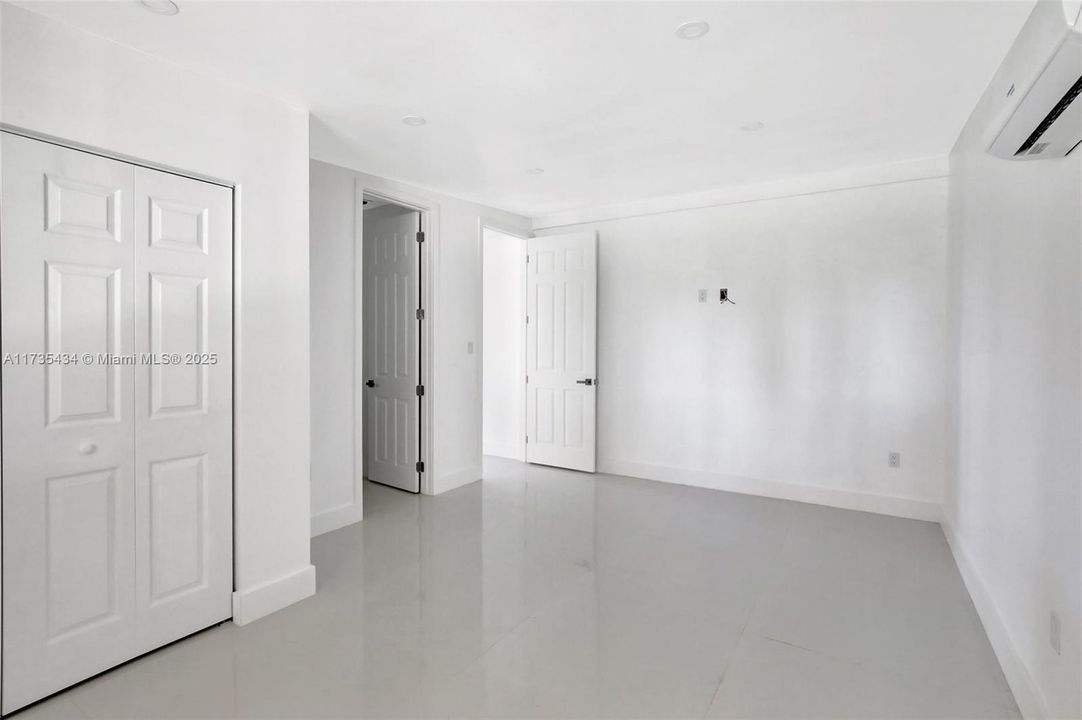 En Venta: $6,900,000 (6.89 acres)