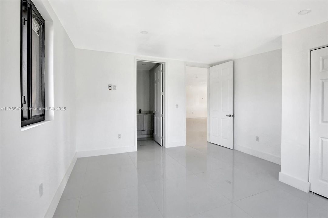 En Venta: $6,900,000 (6.89 acres)