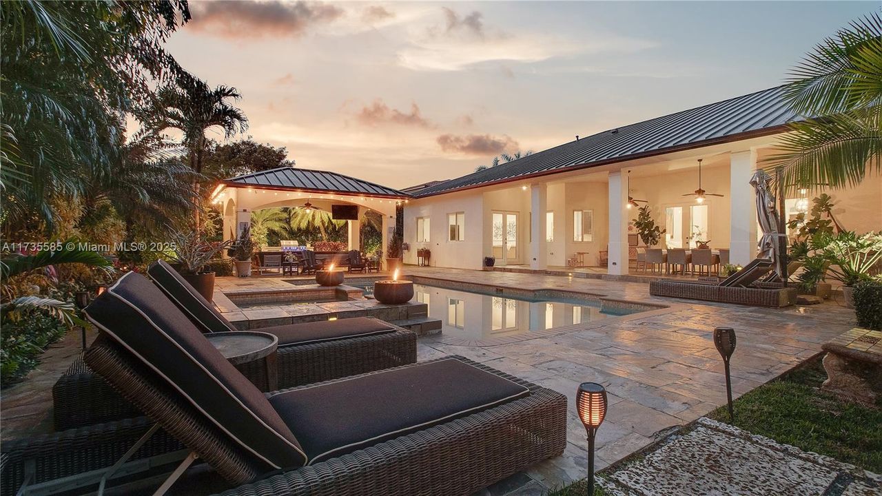 На продажу: $2,795,000 (6 спален, 5 ванн, 4500 Квадратных фут)