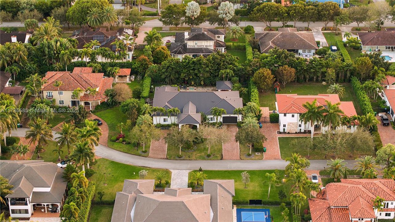 На продажу: $2,795,000 (6 спален, 5 ванн, 4500 Квадратных фут)