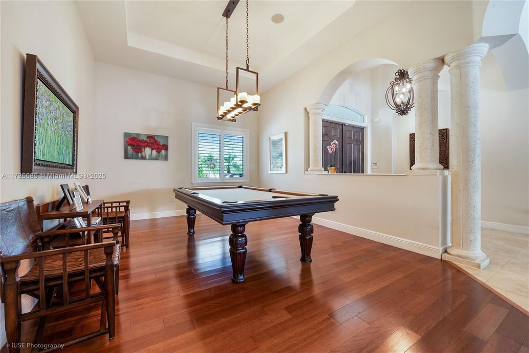 На продажу: $2,795,000 (6 спален, 5 ванн, 4500 Квадратных фут)