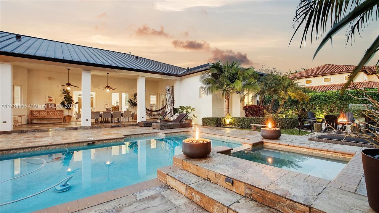 На продажу: $2,795,000 (6 спален, 5 ванн, 4500 Квадратных фут)