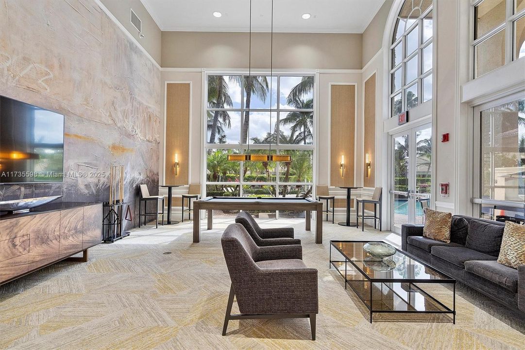 最近售出: $1,614,900 (4 贝兹, 3 浴室, 2914 平方英尺)