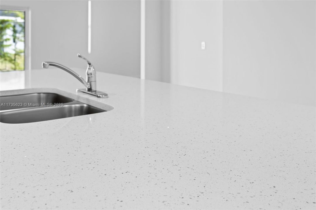 Recently Rented: $2,700 (4 beds, 2 baths, 1921 Square Feet)