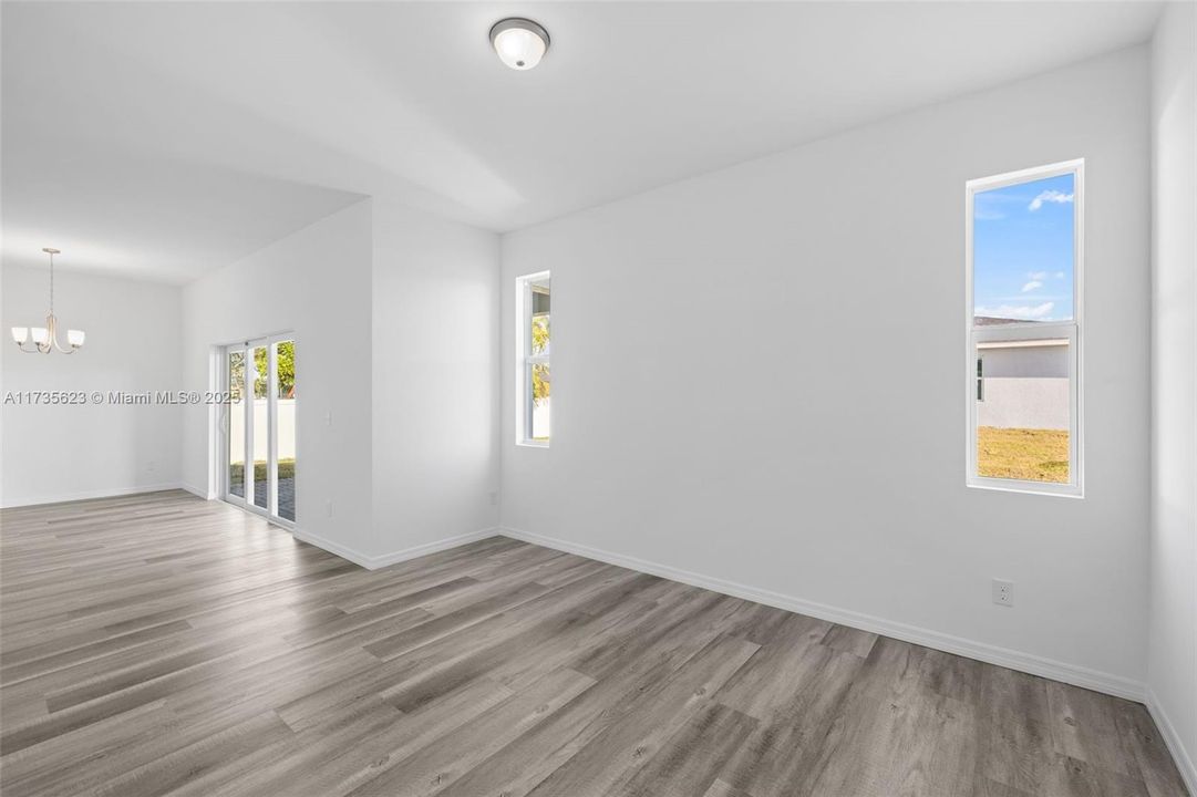 Recently Rented: $2,700 (4 beds, 2 baths, 1921 Square Feet)