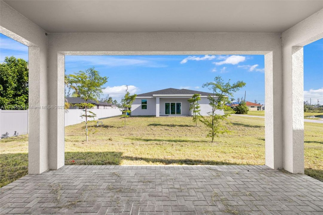 Recently Rented: $2,700 (4 beds, 2 baths, 1921 Square Feet)