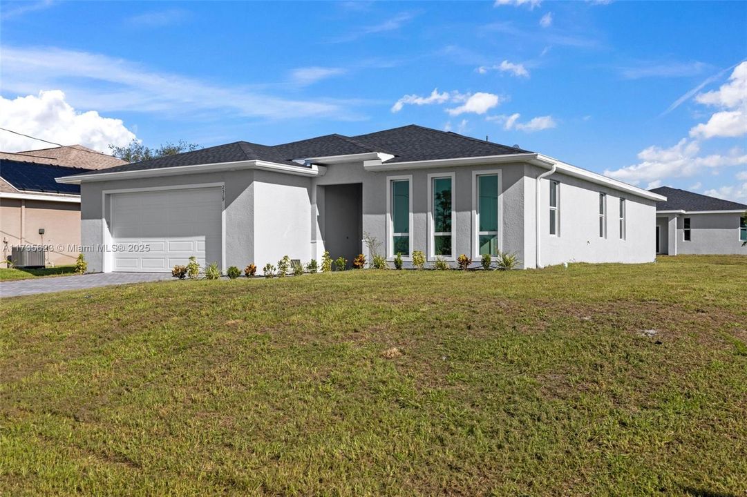 Recently Rented: $2,700 (4 beds, 2 baths, 1921 Square Feet)