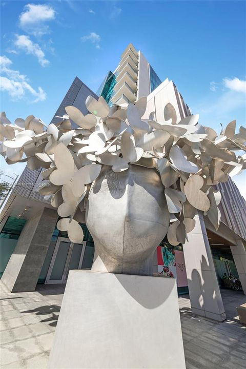 En Venta: $915,000 (3 camas, 2 baños, 1461 Pies cuadrados)