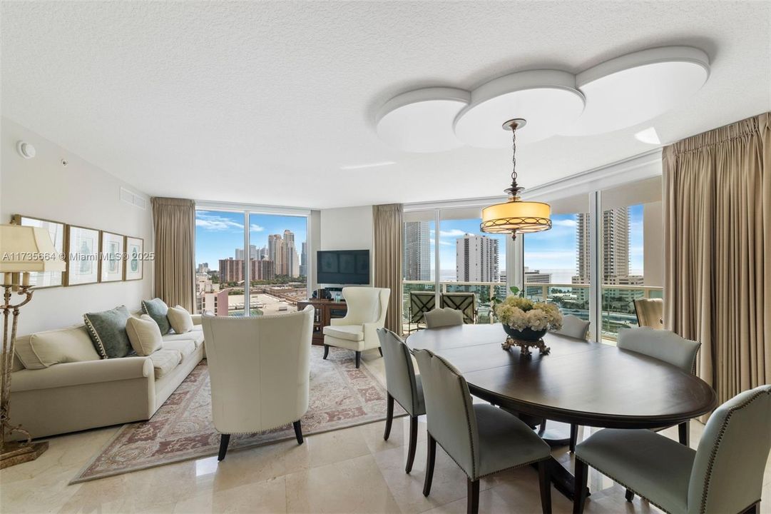 En Venta: $915,000 (3 camas, 2 baños, 1461 Pies cuadrados)