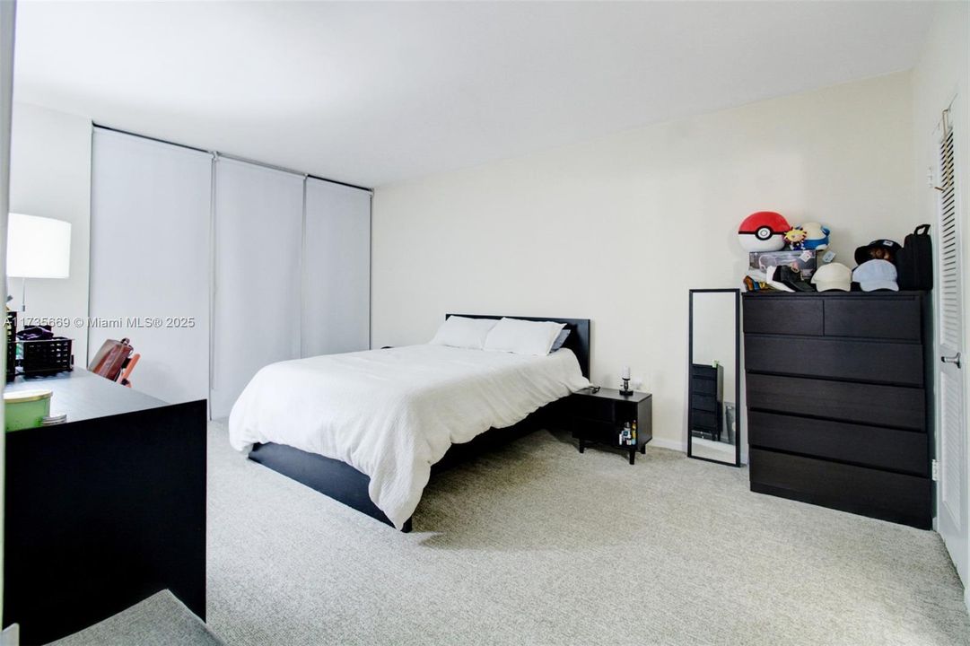 待售: $929,000 (2 贝兹, 2 浴室, 1056 平方英尺)