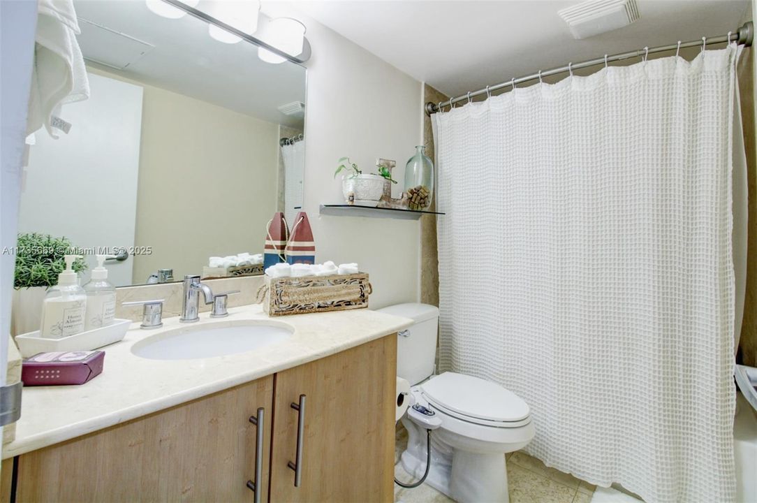 待售: $929,000 (2 贝兹, 2 浴室, 1056 平方英尺)